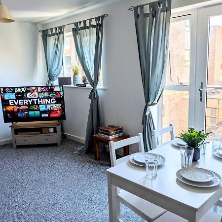 Simple 2-Bedroom 1.5 Bath Apartment In Thornhill Southampton Bagian luar foto