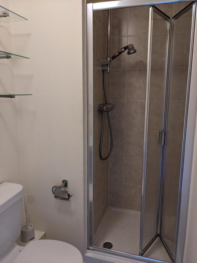 Simple 2-Bedroom 1.5 Bath Apartment In Thornhill Southampton Bagian luar foto
