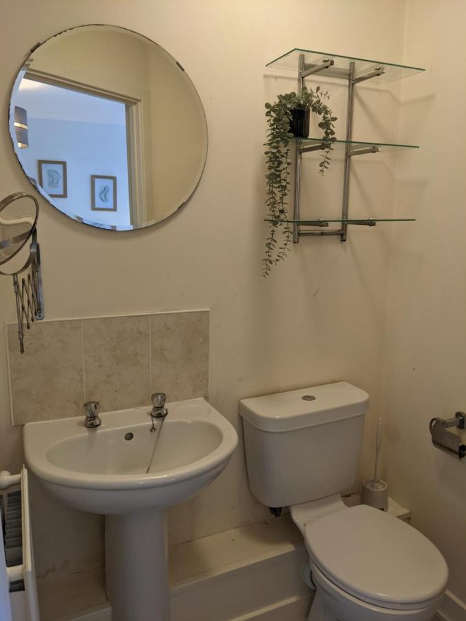 Simple 2-Bedroom 1.5 Bath Apartment In Thornhill Southampton Bagian luar foto