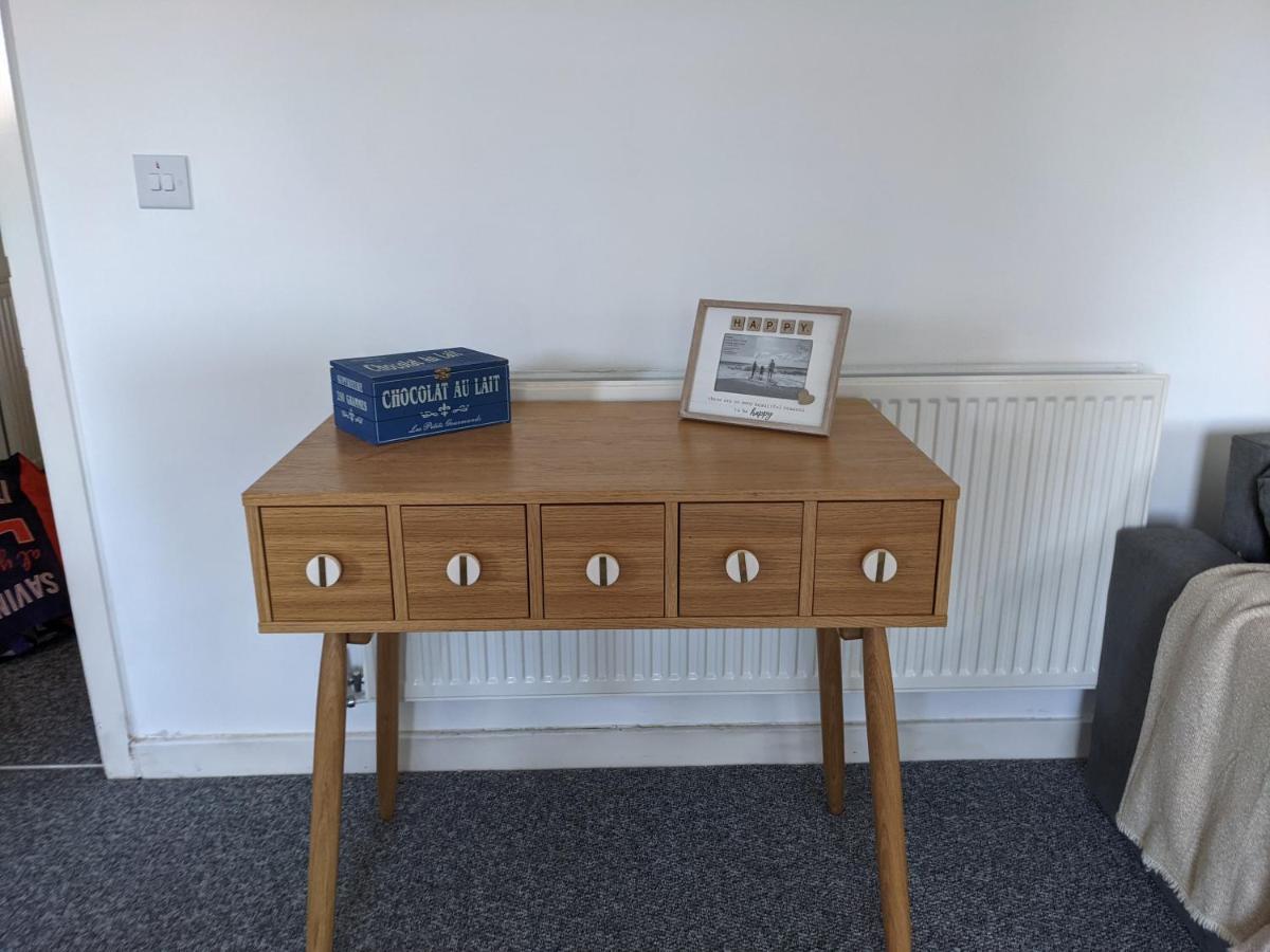 Simple 2-Bedroom 1.5 Bath Apartment In Thornhill Southampton Bagian luar foto
