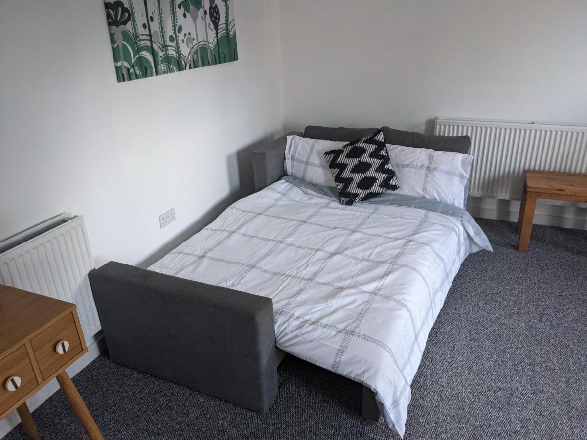 Simple 2-Bedroom 1.5 Bath Apartment In Thornhill Southampton Bagian luar foto