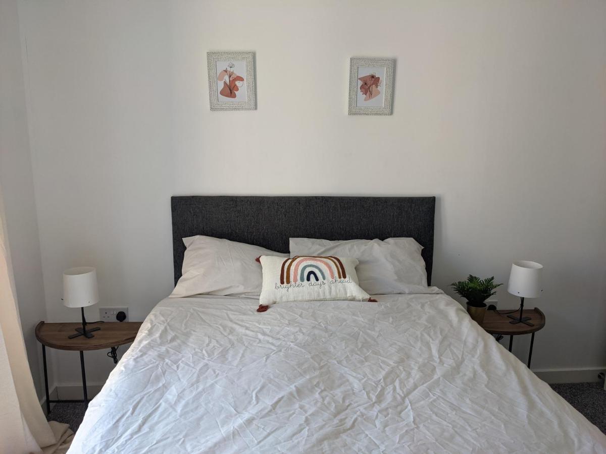 Simple 2-Bedroom 1.5 Bath Apartment In Thornhill Southampton Bagian luar foto
