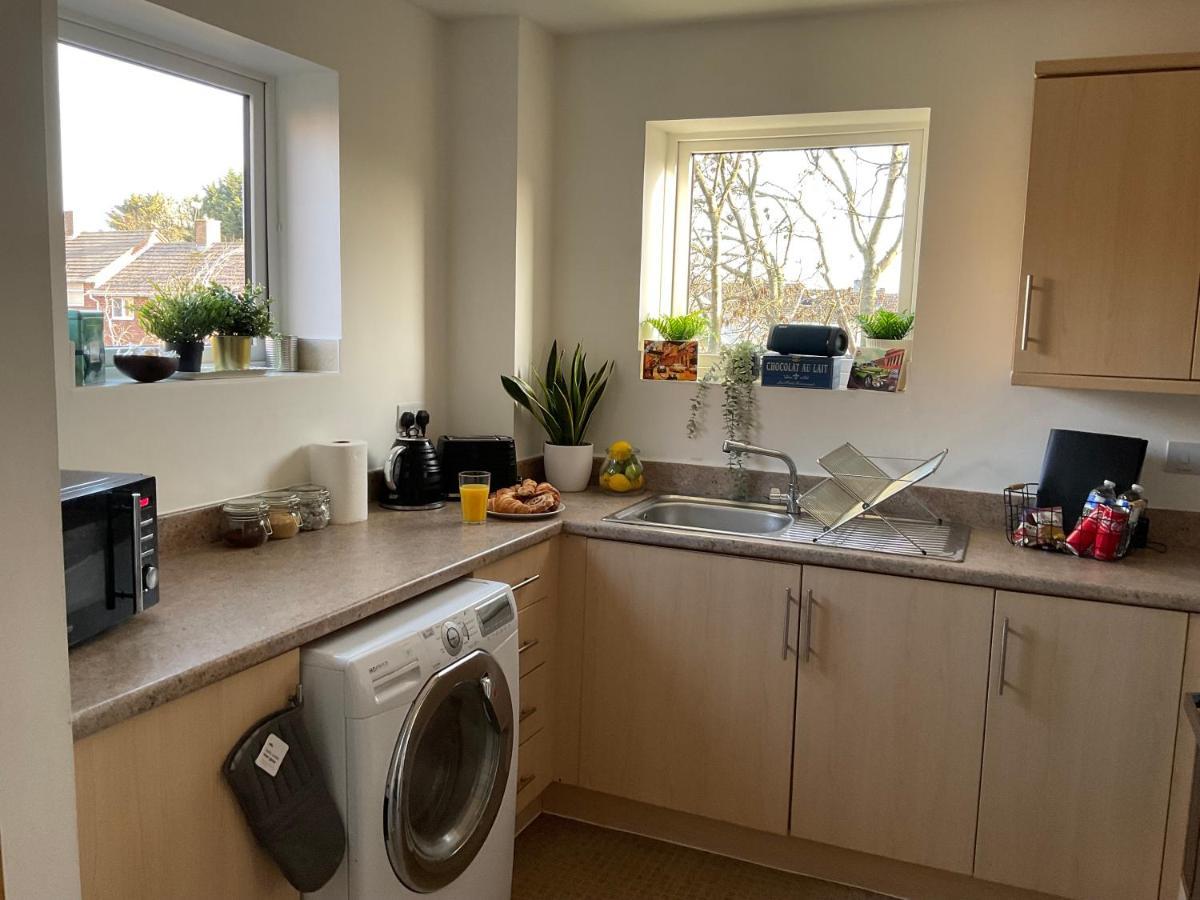 Simple 2-Bedroom 1.5 Bath Apartment In Thornhill Southampton Bagian luar foto
