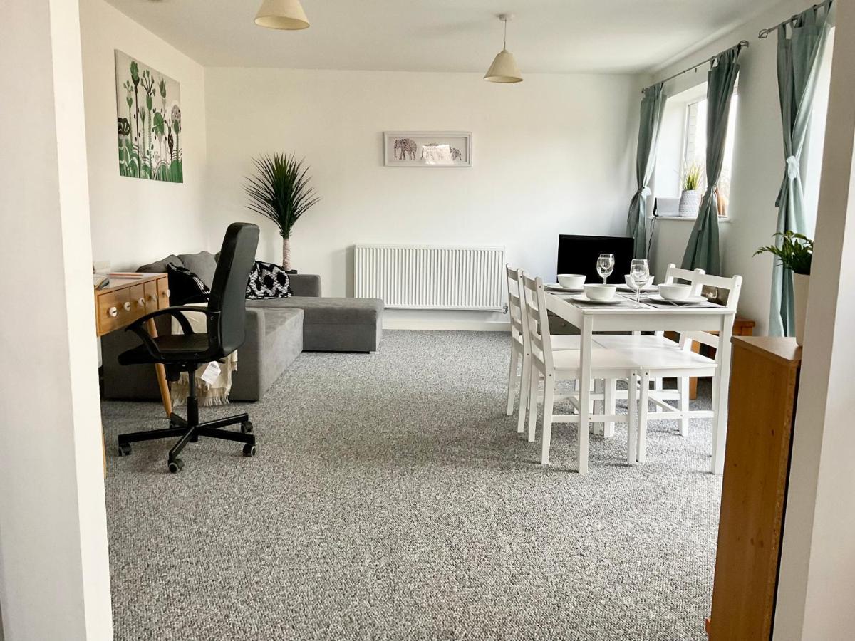 Simple 2-Bedroom 1.5 Bath Apartment In Thornhill Southampton Bagian luar foto