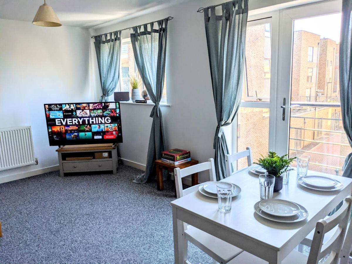 Simple 2-Bedroom 1.5 Bath Apartment In Thornhill Southampton Bagian luar foto